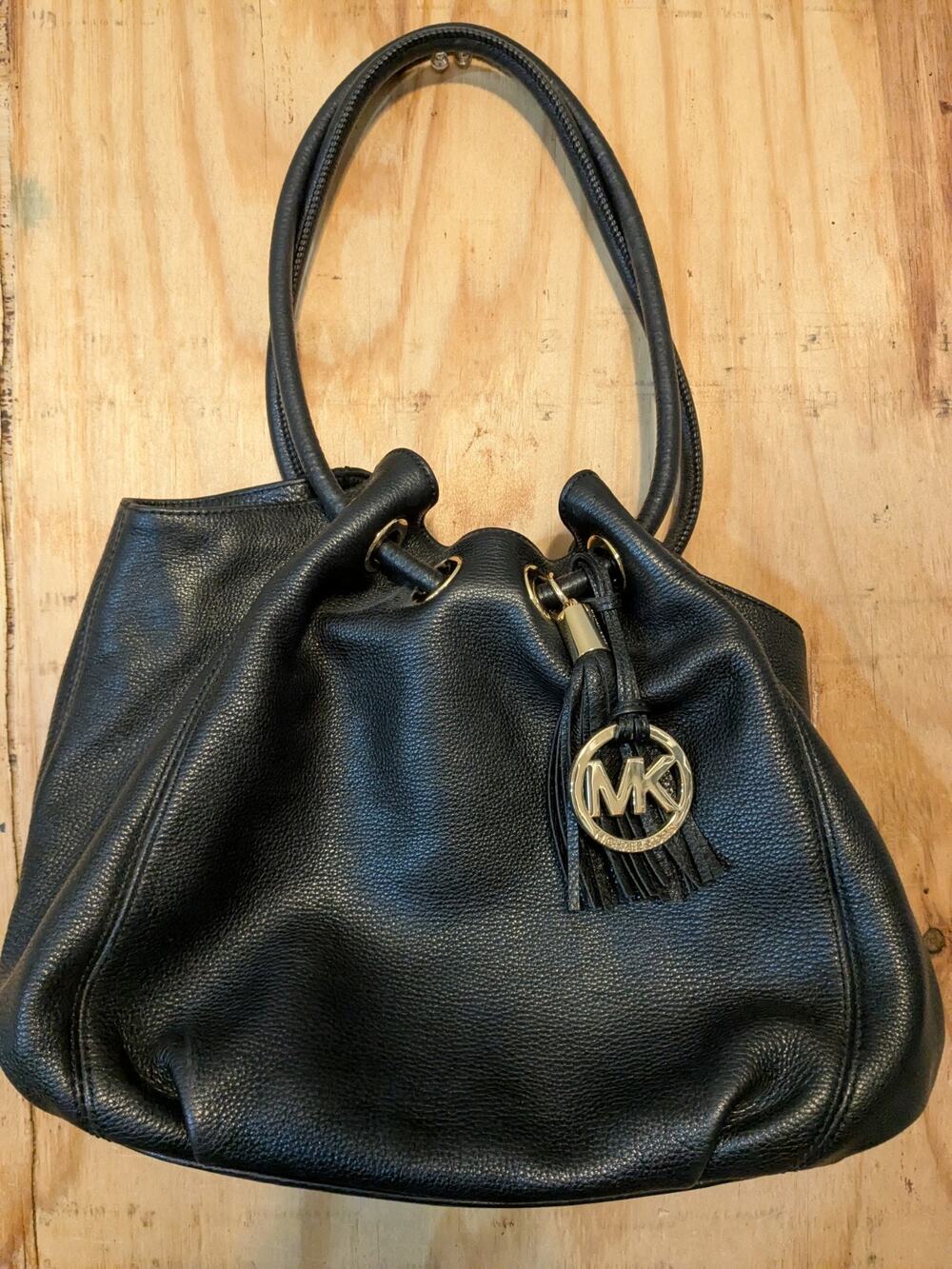 Michael Kors Black Leather East West Ring Tote Purse Shoulder Bag Tassel Charm